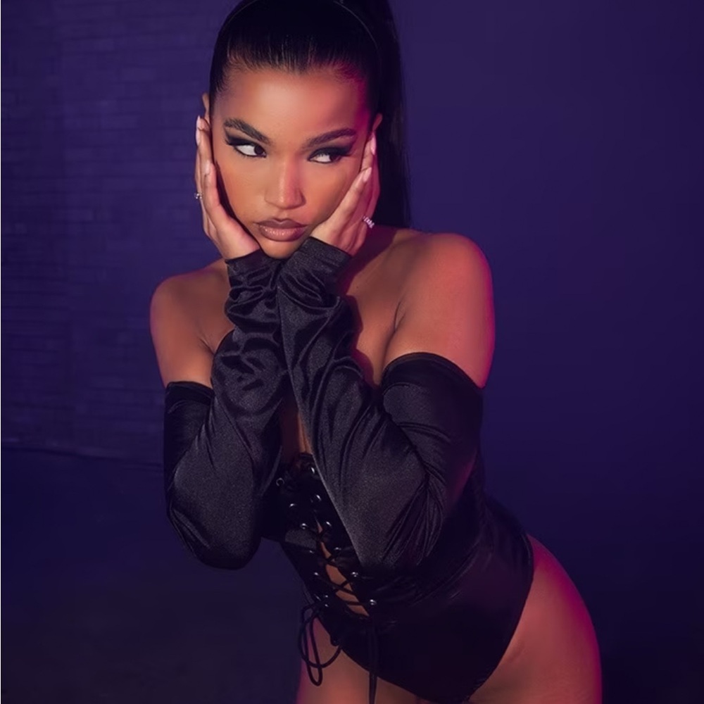 NWT PrettyLittleThing Black Off-Shoulder Bunny Costume with Ears & Tail